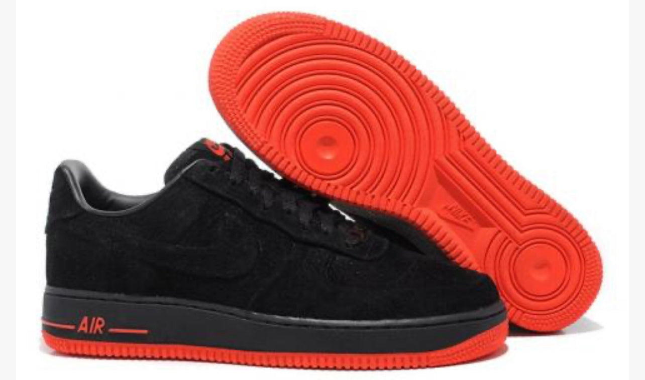 NIKE AIR FORCE 1 LOW "VT" PREMIUM SNEAKER